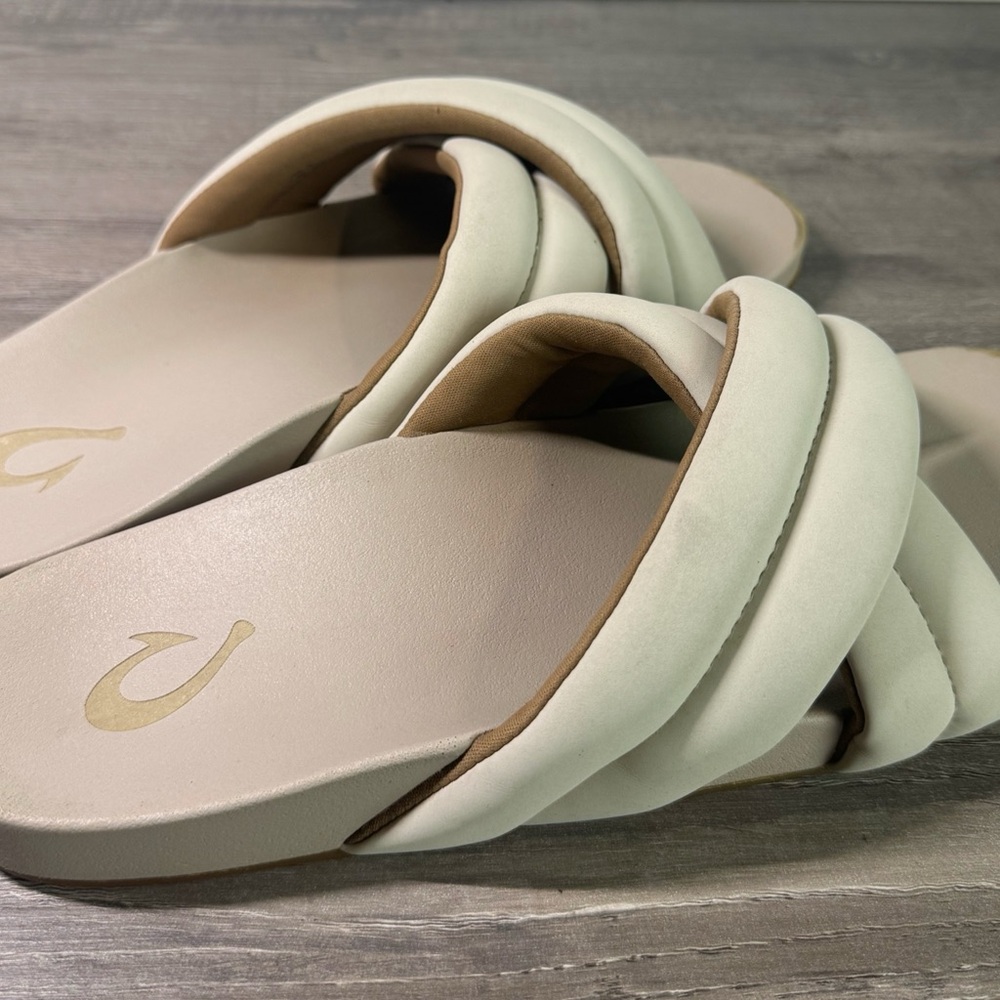 OluKai Hila Puffy Slide Sandal Col: cloud Womens 8 $85 - Picture 4 of 8